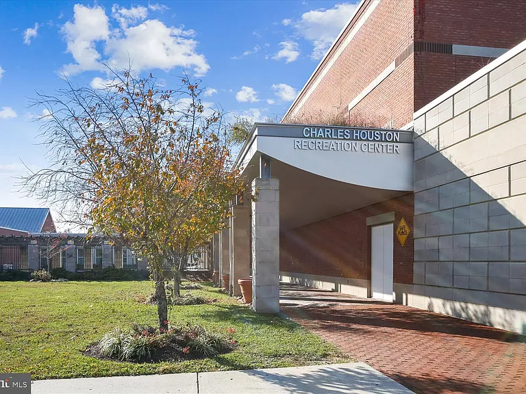 610 N West St #305 — Photo 44