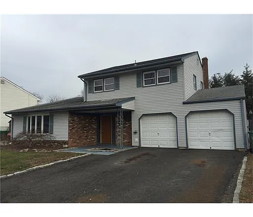 68 Marsh Ave photo 1