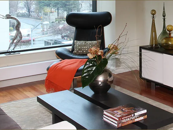 255 Hudson Street image 1 of 8