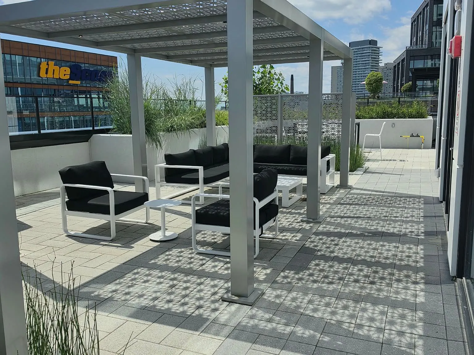 Empire Quay House — Photo 4