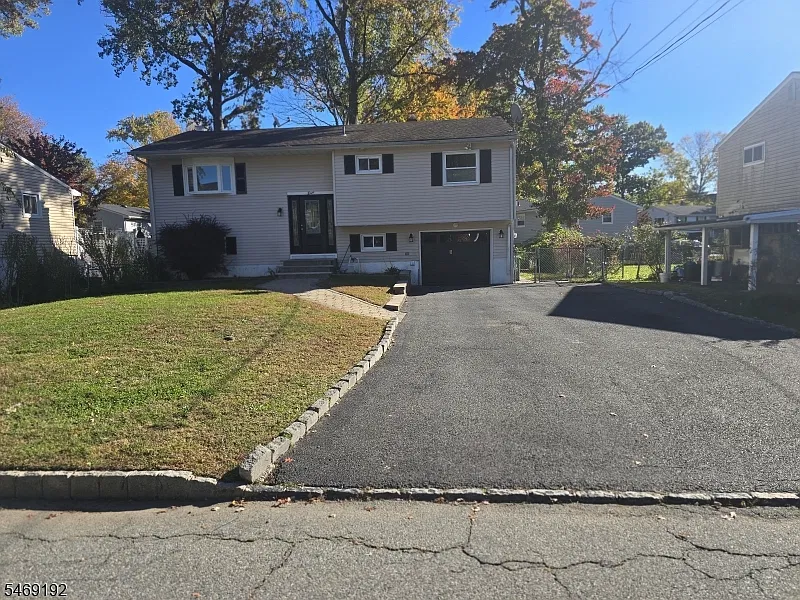 8 Belleville Rd