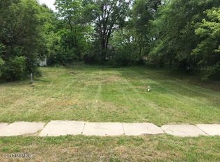 627 Harrison St, Belding, MI 48809