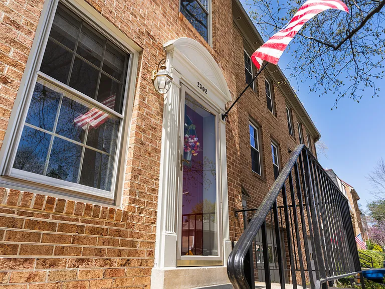 2302 Sanford St — Photo 89