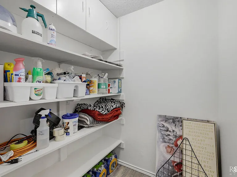 213 Twin Oaks Dr — Photo 16
