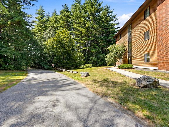 4th image of 19 Blackstone Drive #1914