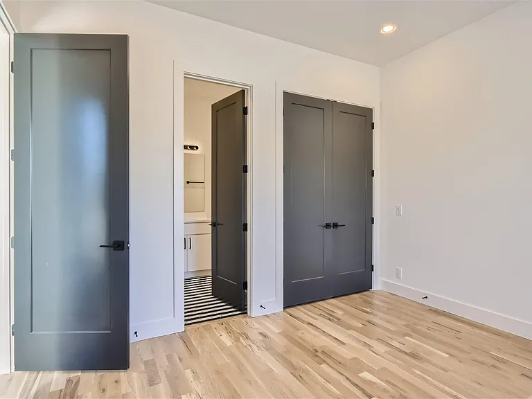 401 Serenity Ln — Photo 23