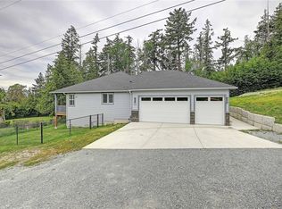 536 Rozeway Pl, Camano Island, WA 98282