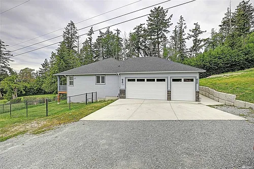 536 Rozeway Pl Photo 1