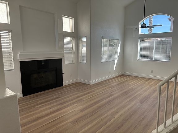 2nd image of 1003 Rainbow Rock St