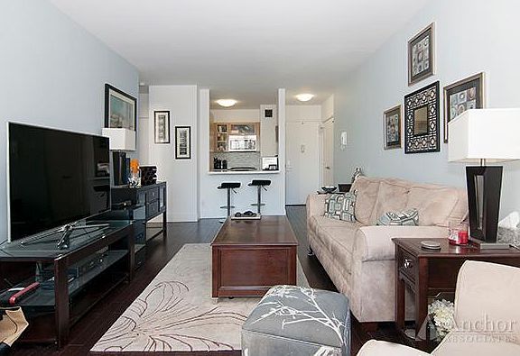 2nd image of 211 E 46th St #24E