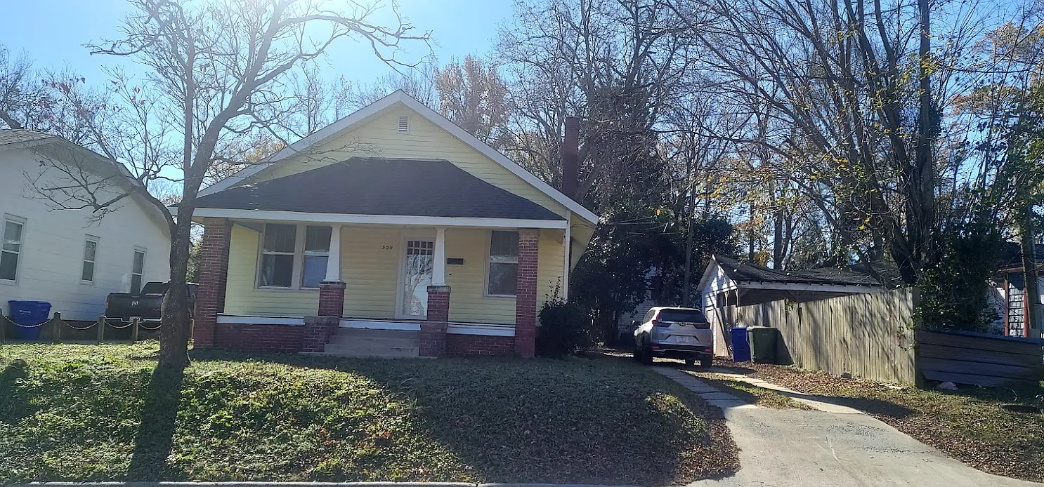 3 bed, $1,550 — Photo 1