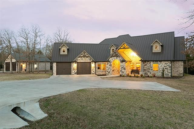 1st image of 2822 Hideaway Ln