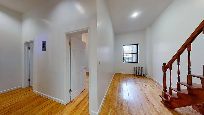 Rented by Bond New York | media 28