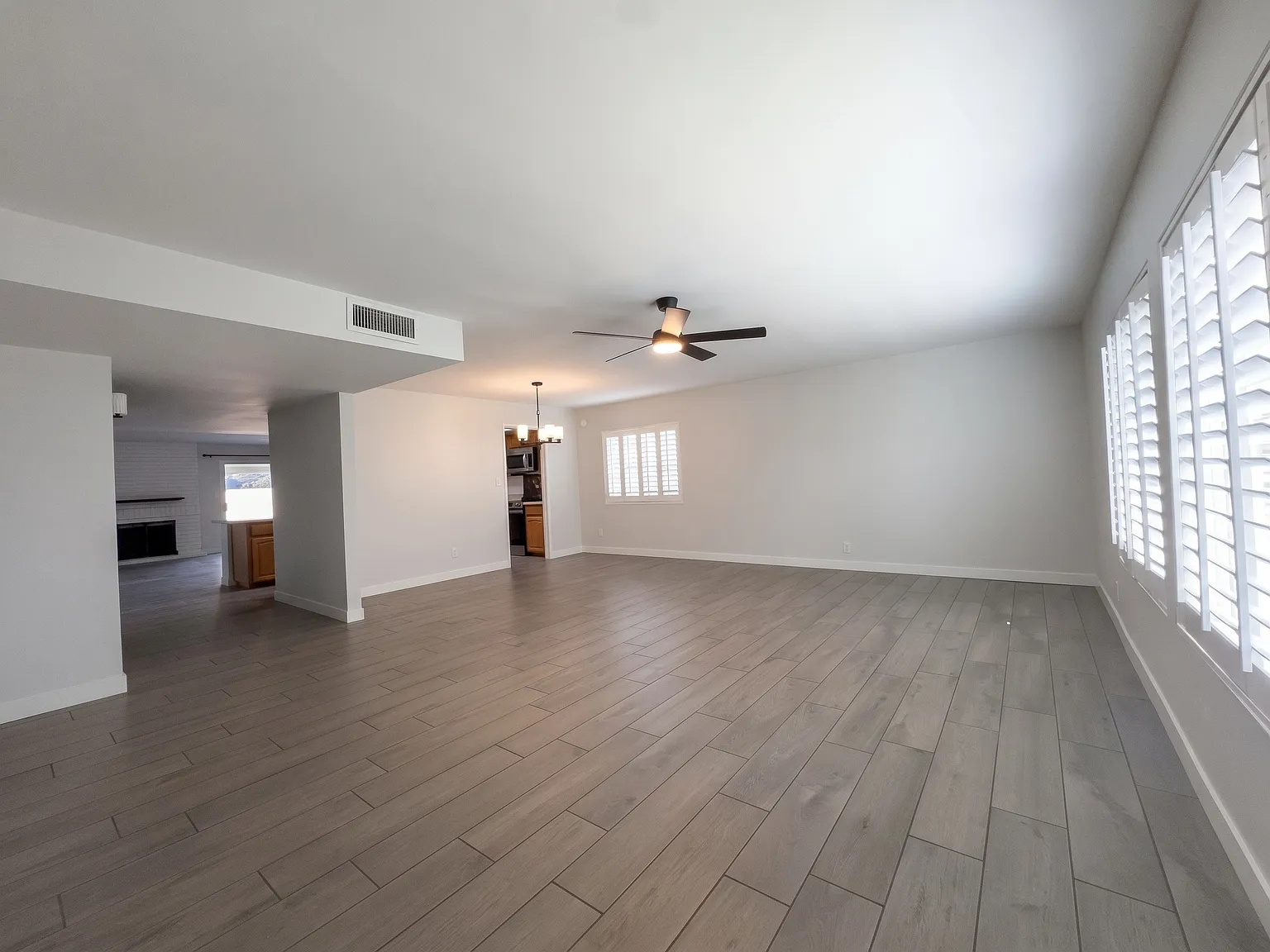 3 bed, 1964 sqft, $2,700 — Photo 2