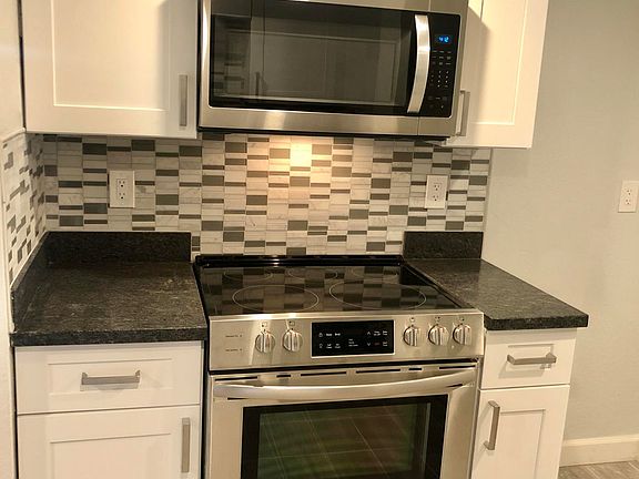 4th image of 729 W Coolidge St #109