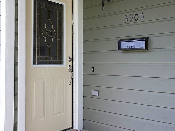 3rd image of 3905 Broadmoor Dr
