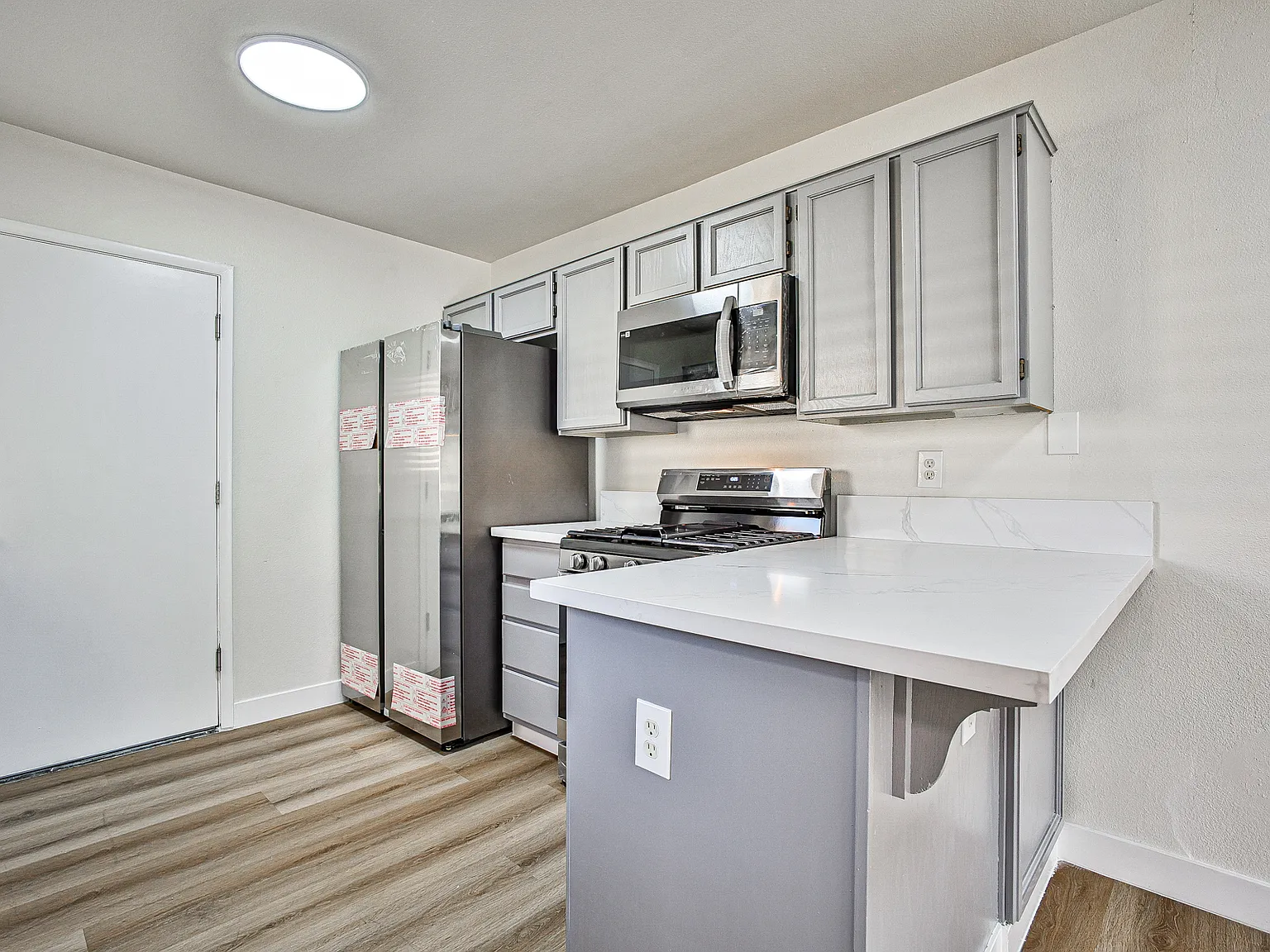 3 bed, 1209 sqft, $1,950 — Photo 4