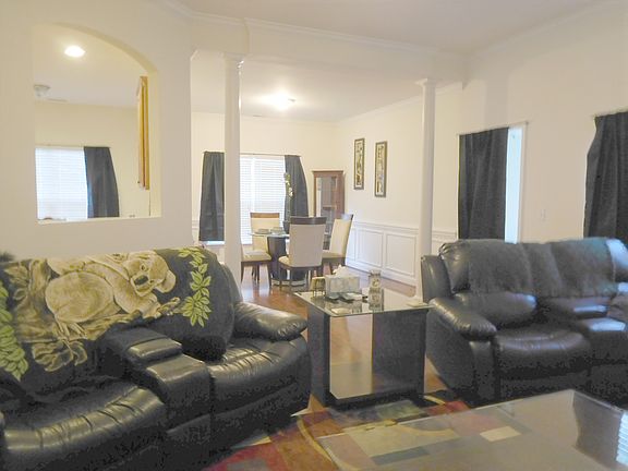 Great Rm to Dining