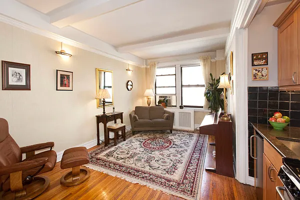 Sold by Bond New York | media 10