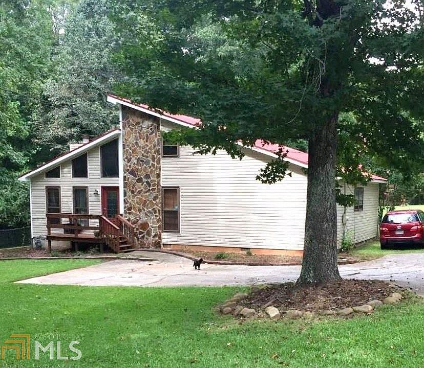 2nd image of 2399 Sharpsburg McCullum Rd