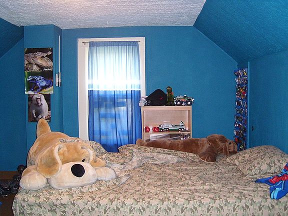 upstairs bedroom 1