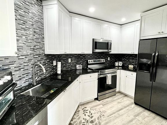 4th image of 1150 N Liberty Ave #1150