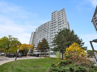 3000 Bathurst St #1111, Toronto, ON M6B3B4