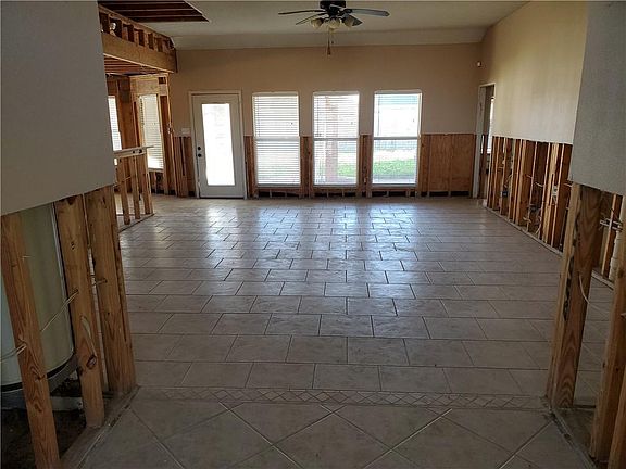 2nd image of 117 Oak Arbor Dr