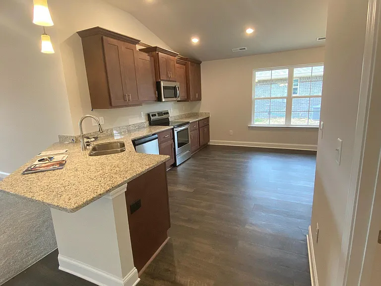 213 Alonzo Toney Dr — Photo 7