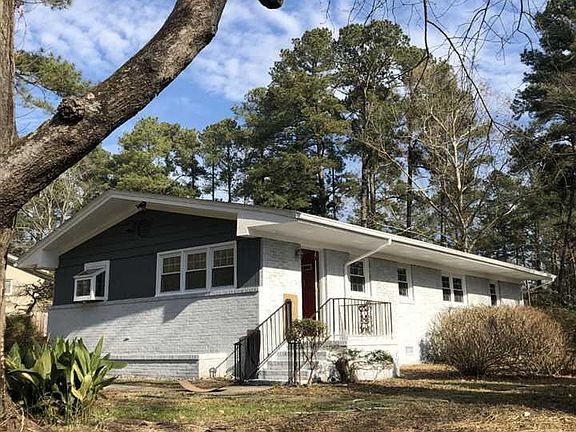 3rd image of 3515 Manford Dr