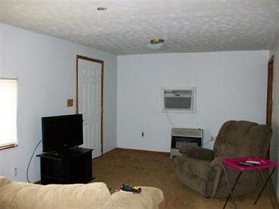 4th image of 619 Peyton St