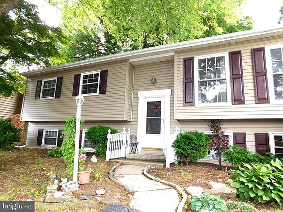 3rd image of 1313 Peachtree Ct