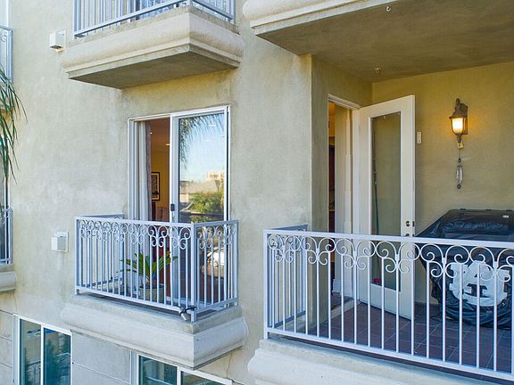 5th image of 1023 N Wilcox Ave #201