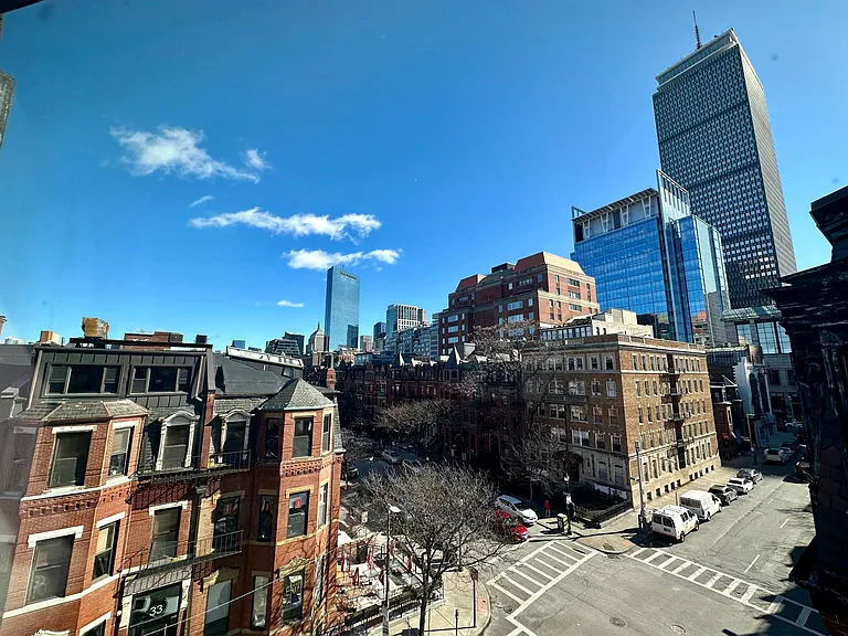 34 Gloucester St #4 — Photo 17