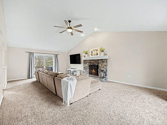 4th image of 1371 Ashford Pl