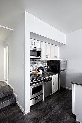 2nd image of 150 W 51st St APT 2111