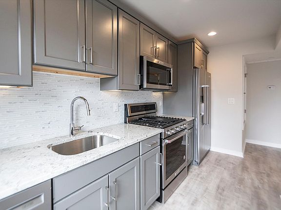 2nd image of 2609-11 Federal St #B