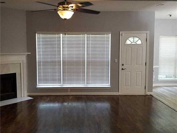 2nd image of 30 Sweetwater Pl