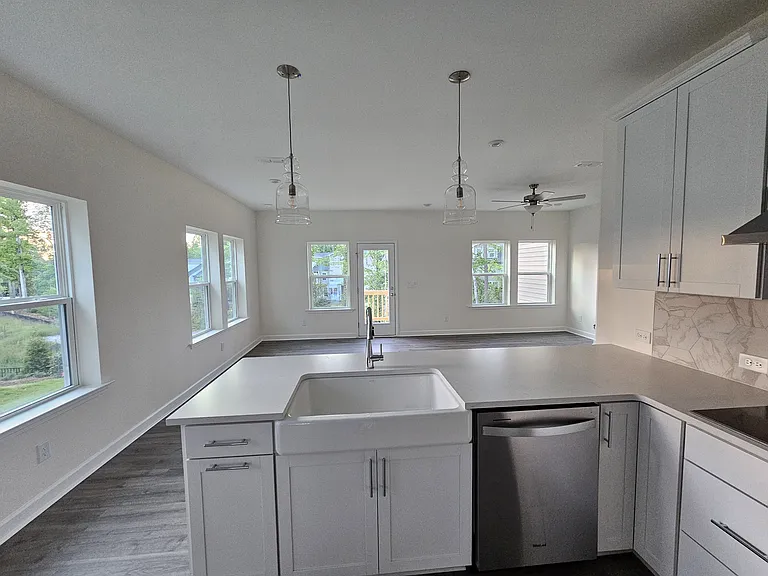 7135 Hubner Pl — Photo 5