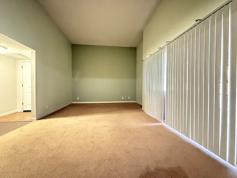 4272 Hampshire Green Ct — Photo 8
