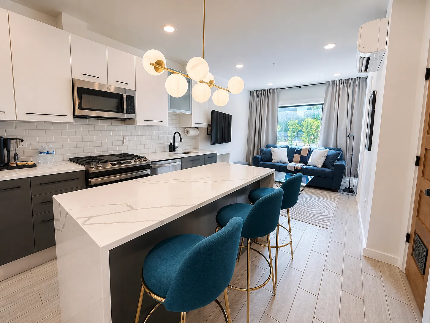 1 bed, 720 sqft, $2,395 — Photo 1