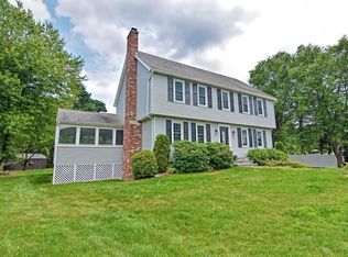 90 Pond St, Wrentham, MA 02093