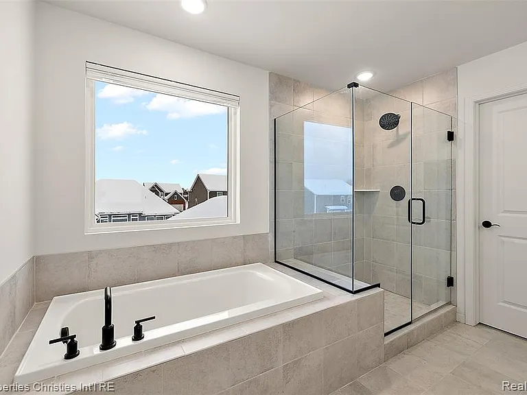 2436 Parkshore Dr — Photo 34