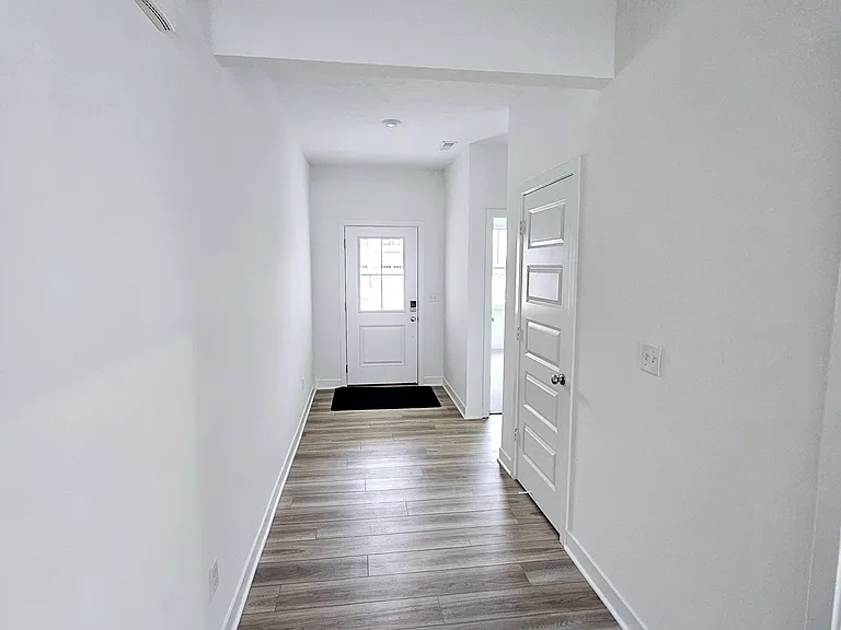 7516 Fallsworth Dr — Photo 3