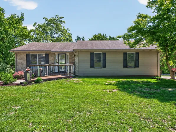 1136 Chinoe Rd, Lexington, KY 40502