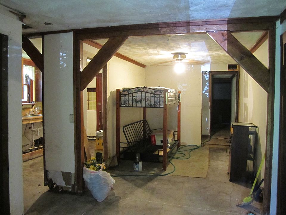 2nd image of 2520 N Summit Ave