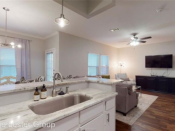 3rd image of 1240 Canyon Creek Cir