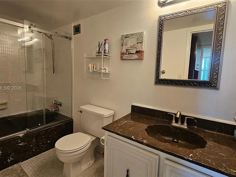 800 Parkview Dr #912 — Photo 10
