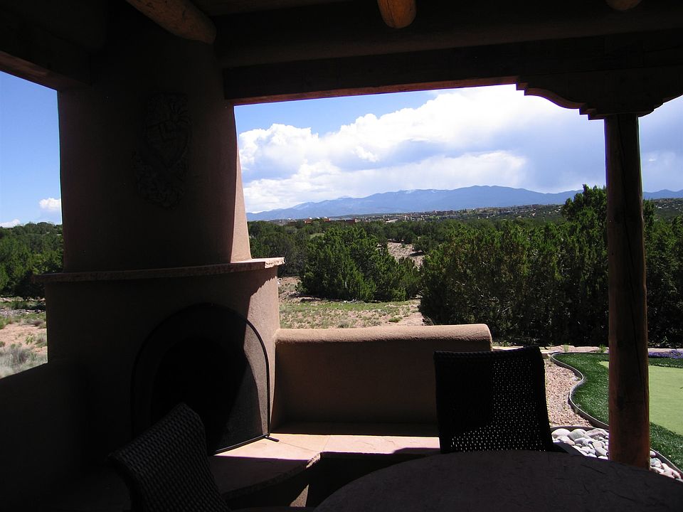 2nd image of 8 Calle Perezoso
