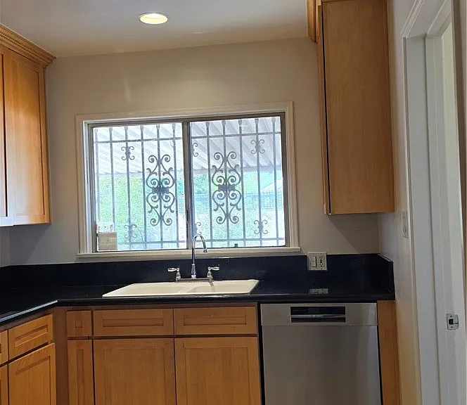 787 W Markland Dr — Photo 11